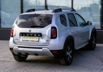 Подержанный автомобиль Renault Duster 2018 года (5 фото)