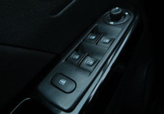 Подержанный автомобиль Renault Kaptur 2017 года (11 фото)