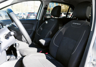 Подержанный автомобиль Renault Logan Sedan 2019 года (15 фото)