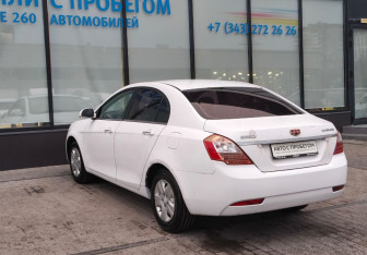Подержанный автомобиль Geely Emgrand EC7 Sedan 2013 года (3 фото)