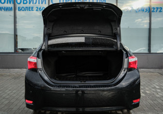 Подержанный автомобиль Toyota Corolla Sedan 2013 года (19 фото)