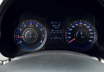 Подержанный автомобиль Hyundai i40 Sedan 2016 года (11 фото)