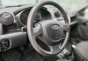 Подержанный автомобиль LADA (ВАЗ) Granta Sedan 2017 года (10 фото)