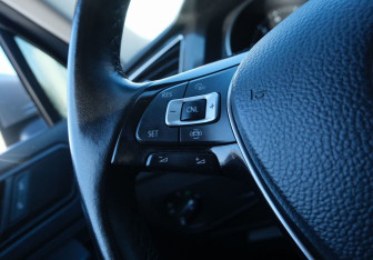 Подержанный автомобиль Volkswagen Tiguan 2020 года (14 фото)