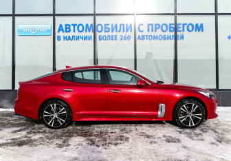 Подержанный автомобиль Kia Stinger 2019 года (6 фото)