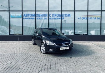 Подержанный автомобиль Kia Ceed Hatchback 2012 года (7 фото)