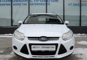 Подержанный автомобиль Ford Focus Hatchback 2012 года (8 фото)