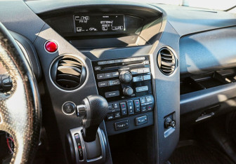 Подержанный автомобиль Honda Pilot 2013 года (9 фото)