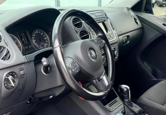 Подержанный автомобиль Volkswagen Tiguan 2012 года (9 фото)