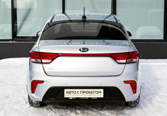 Подержанный автомобиль Kia Rio Sedan 2017 года (4 фото)