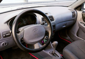 Подержанный автомобиль Hyundai Accent Sedan 2007 года (13 фото)