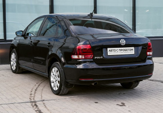 Подержанный автомобиль Volkswagen Polo Sedan 2019 года (3 фото)