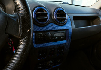 Подержанный автомобиль Renault Logan Sedan 2011 года (13 фото)