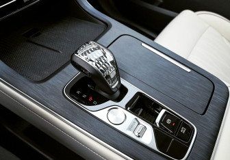 Подержанный автомобиль GAC GS8 2023 года (16 фото)