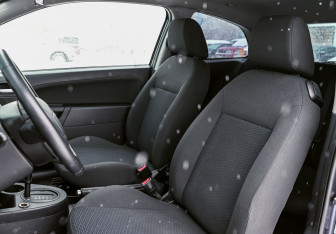 Подержанный автомобиль Ford Fiesta Hatchback 2007 года (9 фото)