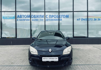 Подержанный автомобиль Renault Megane Hatchback 2011 года (8 фото)