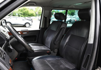 Подержанный автомобиль Volkswagen Multivan 2008 года (14 фото)