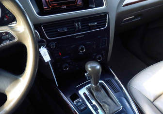 Подержанный автомобиль Audi Q5 2011 года (10 фото)