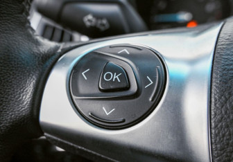 Подержанный автомобиль Ford Focus Sedan 2011 года (13 фото)