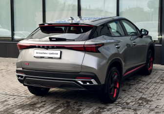 Подержанный автомобиль Omoda C5 2023 года (5 фото)