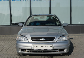 Подержанный автомобиль Chevrolet Viva 2005 года (8 фото)
