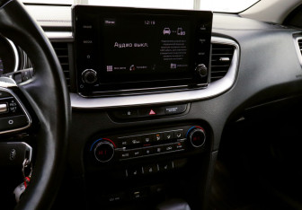 Подержанный автомобиль Kia Ceed Wagon 2021 года (11 фото)