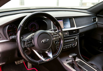 Подержанный автомобиль Kia Optima Sedan 2019 года (10 фото)