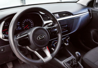 Подержанный автомобиль Kia Rio Sedan 2021 года (15 фото)