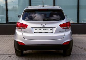 Подержанный автомобиль Hyundai ix35 2011 года (4 фото)
