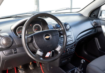 Подержанный автомобиль Chevrolet Aveo Sedan 2008 года (10 фото)