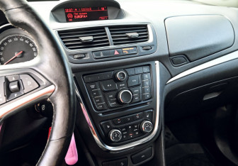 Подержанный автомобиль Opel Mokka 2012 года (11 фото)