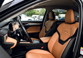 Подержанный автомобиль Haval Jolion 2023 года (17 фото)