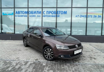 Подержанный автомобиль Volkswagen Jetta Sedan 2014 года (7 фото)
