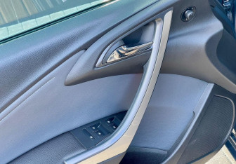 Подержанный автомобиль Opel Astra Hatchback 2013 года (13 фото)