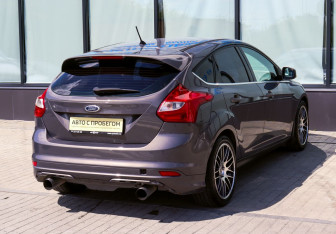 Подержанный автомобиль Ford Focus Hatchback 2011 года (5 фото)