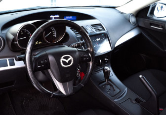 Подержанный автомобиль Mazda 3 Hatchback 2012 года (10 фото)