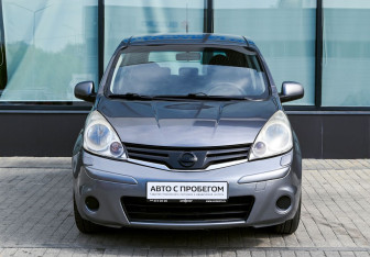 Подержанный автомобиль Nissan Note 2011 года (8 фото)