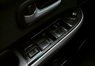 Подержанный автомобиль Suzuki Grand Vitara 2013 года (12 фото)