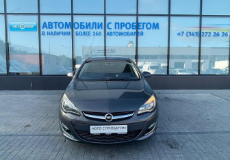 Подержанный автомобиль Opel Astra Hatchback 2013 года (8 фото)
