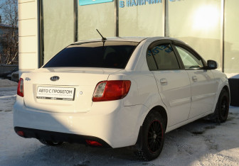 Подержанный автомобиль Kia Rio Sedan 2011 года (5 фото)