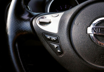 Подержанный автомобиль Nissan Juke 2011 года (14 фото)