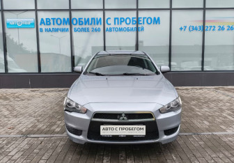 Подержанный автомобиль Mitsubishi Lancer Sedan 2008 года (8 фото)