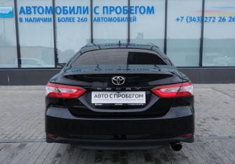 Подержанный автомобиль Toyota Camry Sedan 2020 года (4 фото)