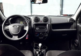 Подержанный автомобиль LADA (ВАЗ) Granta Sedan 2012 года (17 фото)