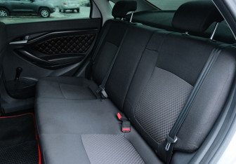 Подержанный автомобиль LADA (ВАЗ) Vesta Sedan 2018 года (17 фото)