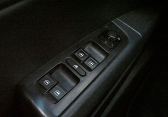 Подержанный автомобиль Skoda Superb Liftback 2011 года (12 фото)