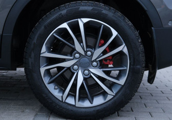 Подержанный автомобиль Geely Coolray 2023 года (19 фото)