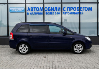 Подержанный автомобиль Opel Zafira Compactvan 2011 года (6 фото)