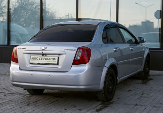 Подержанный автомобиль Chevrolet Lacetti Sedan 2010 года (5 фото)