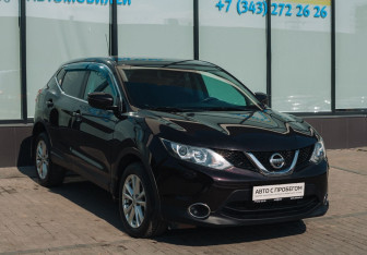 Подержанный автомобиль Nissan Qashqai 2014 года (7 фото)